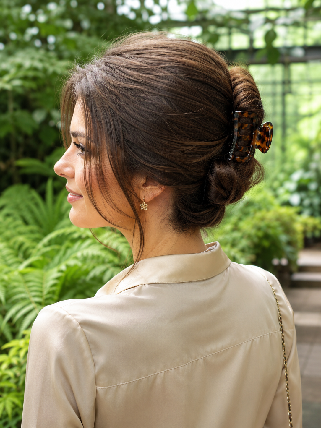 20 Claw Clip Hairstyle Ideas You’ll Wear Every Single Day